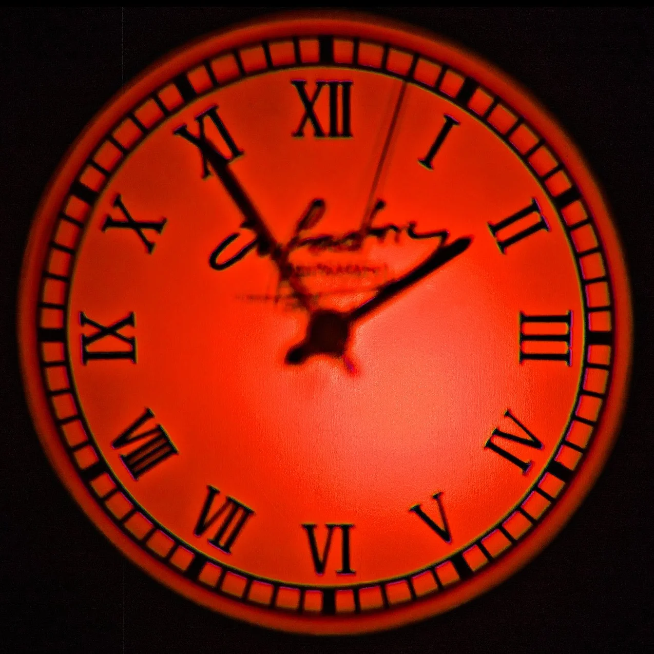 Infactory Horloge à Projection Lumineuse, 3 Filtres