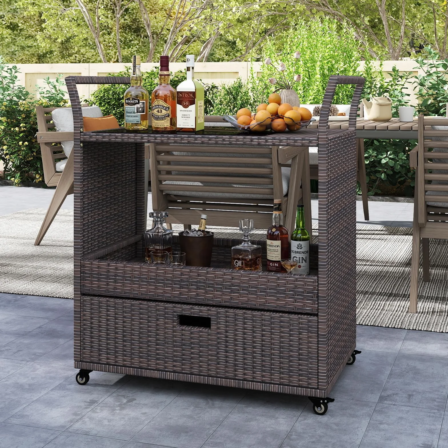 COSTWAY Chariot de Bar Extérieur en Osier avec Plateau en Verre Trempé, Table Roulante pour Jardin