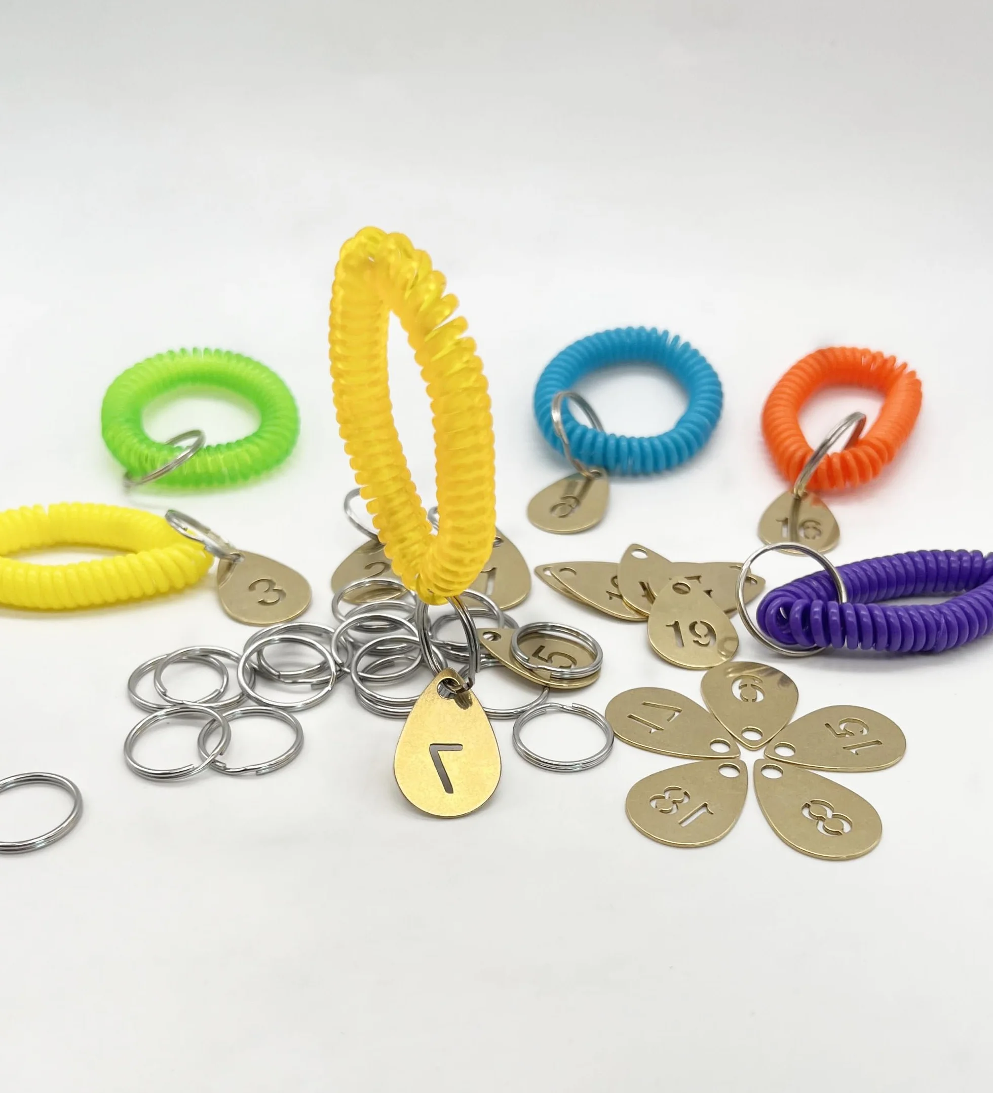 Porte-clés en laiton en forme de gouttelette avec anneau, numéro creux - Porte-clés numéroté - 1 à 20