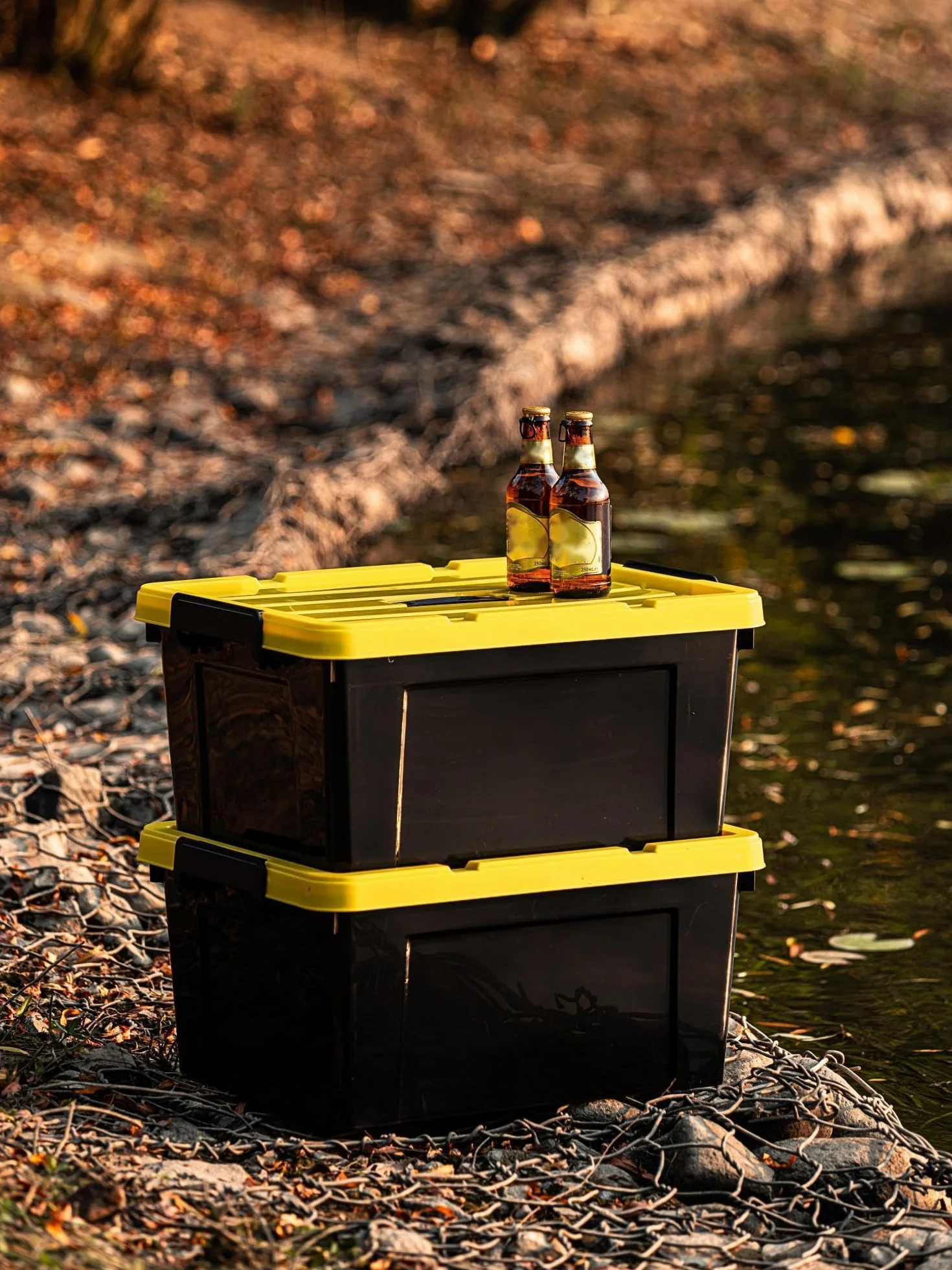 Lot de 6 boîtes de rangement en plastique avec couvercles, 15 L, empilable, noir et jaune