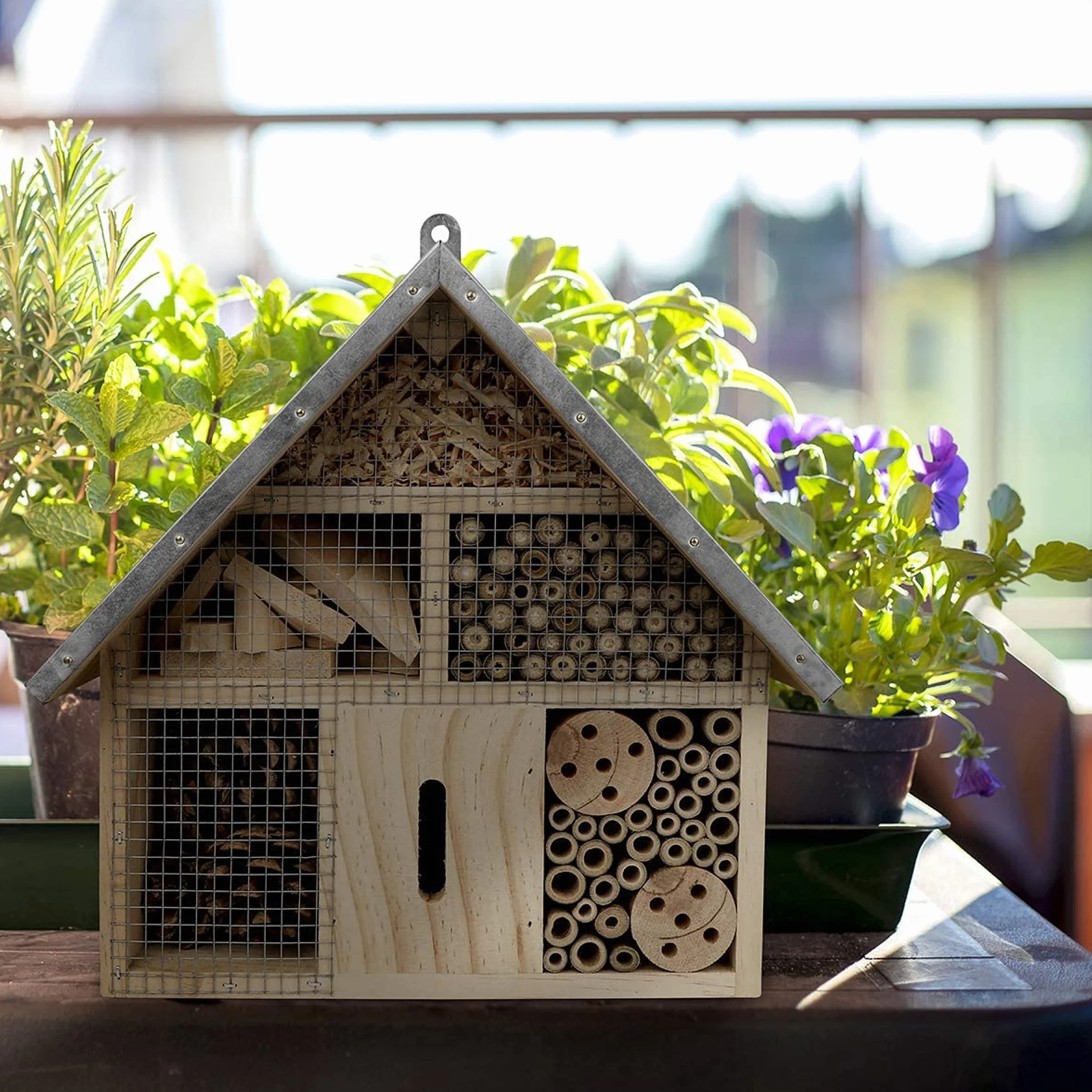 Hotel A Insectes avec Toit Métallique - Bois Non Traité, Maison pour Abeilles, Papillons - Hôtels à Insectes Extérieur