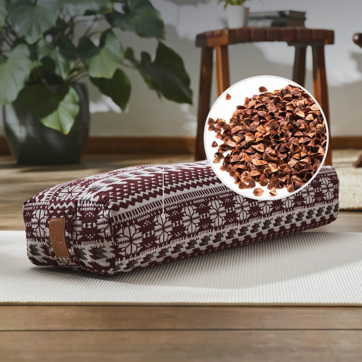 DoYourSports Coussin Carré de Yoga et Méditation »Paravati« - Yoga Bolster Zafu avec Remplissage de Coques de Sarrasin Organique - 67 x 13 cm – Siege Méditation Confortable