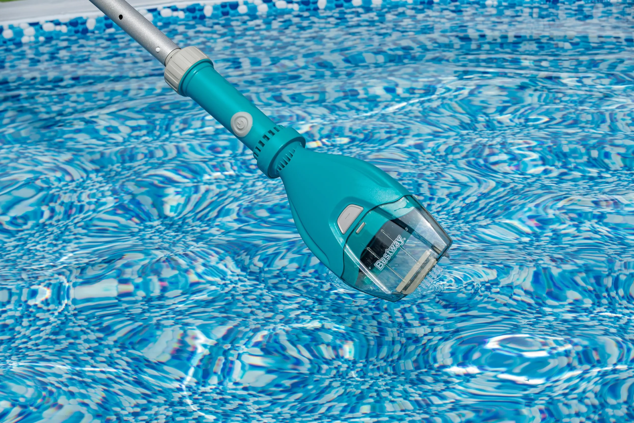 Aspirateur électrique Aquatech™ sans Fil pour piscines jusqu'à 3,05m