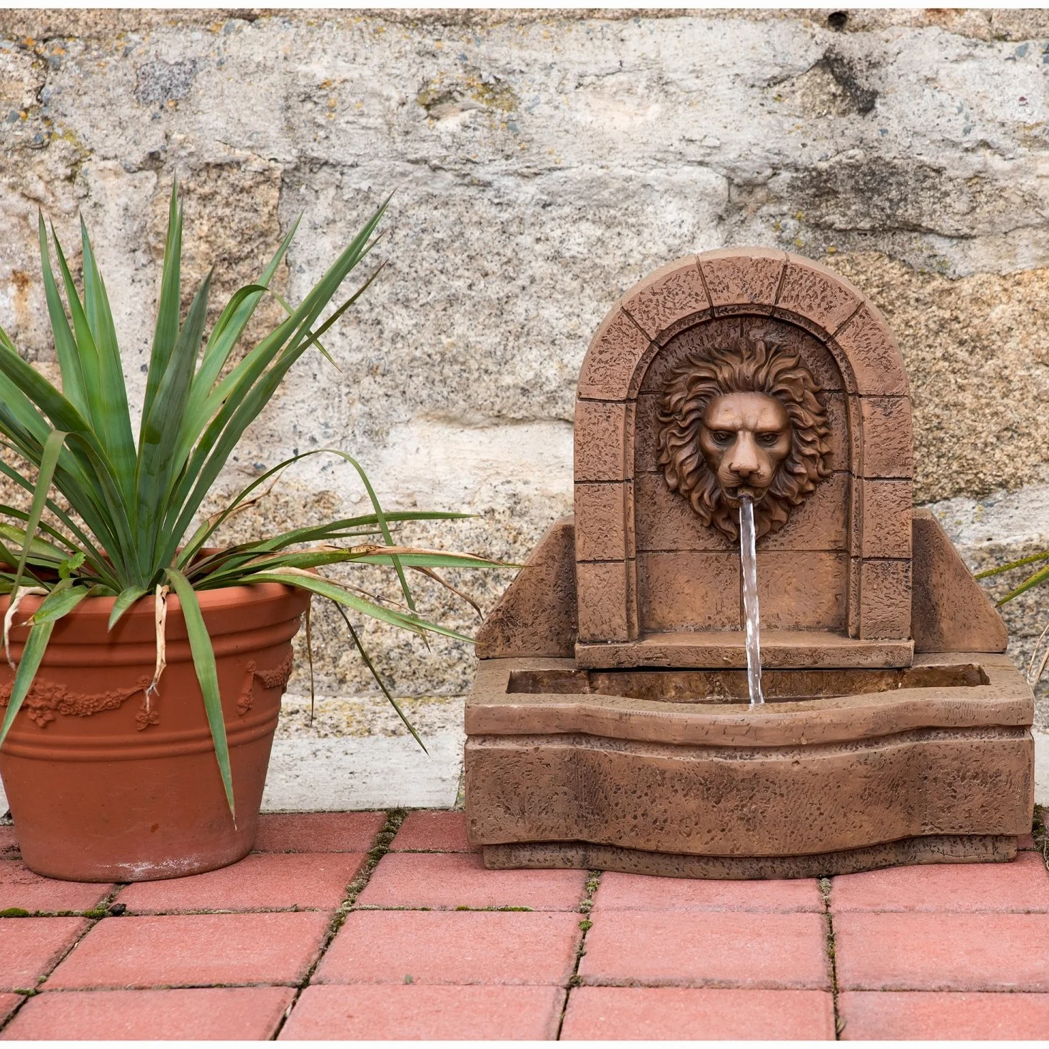 STILISTA Leon Fontaine de Jardin avec Tête de Lion 50 x 54 x 29 cm Pompe Comprise