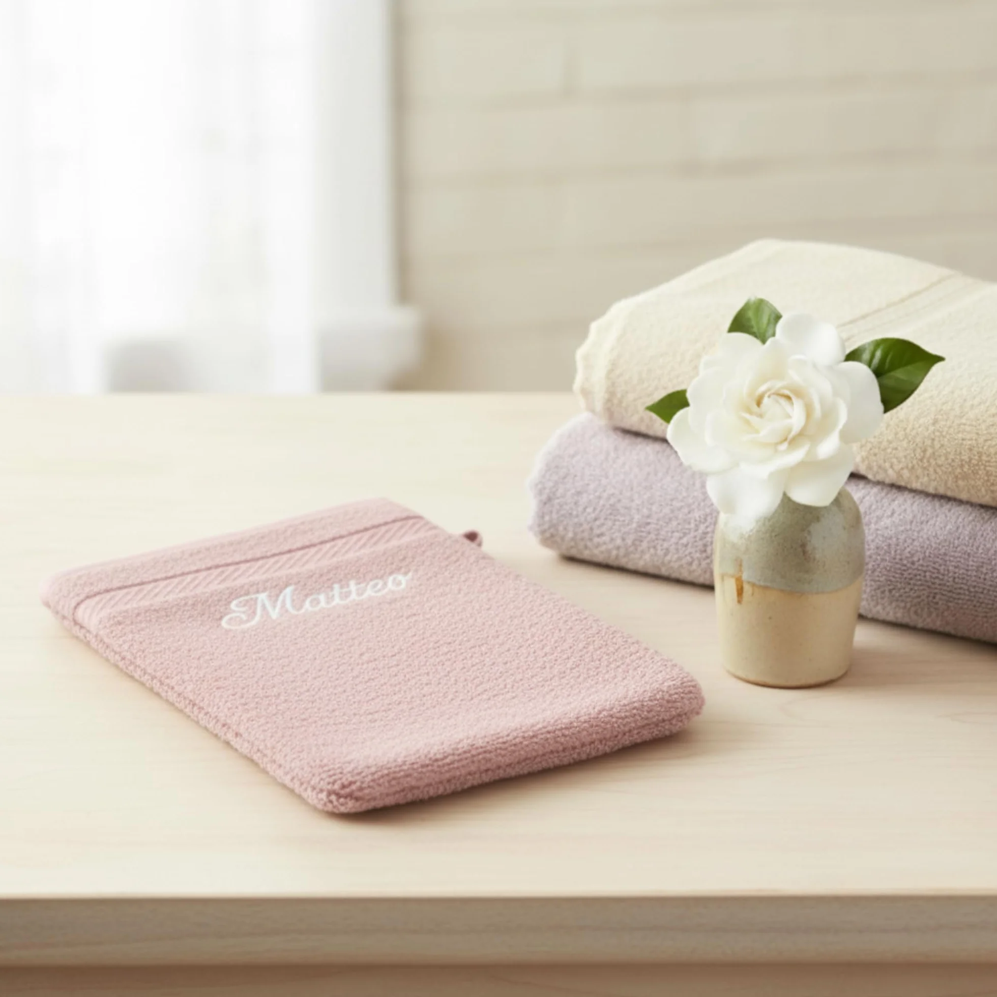Gant de Toilette personnalisé Rose – Éponge Coton 15x21 cm – Broderie prénom ou initiales – Fabrication Artisanale française