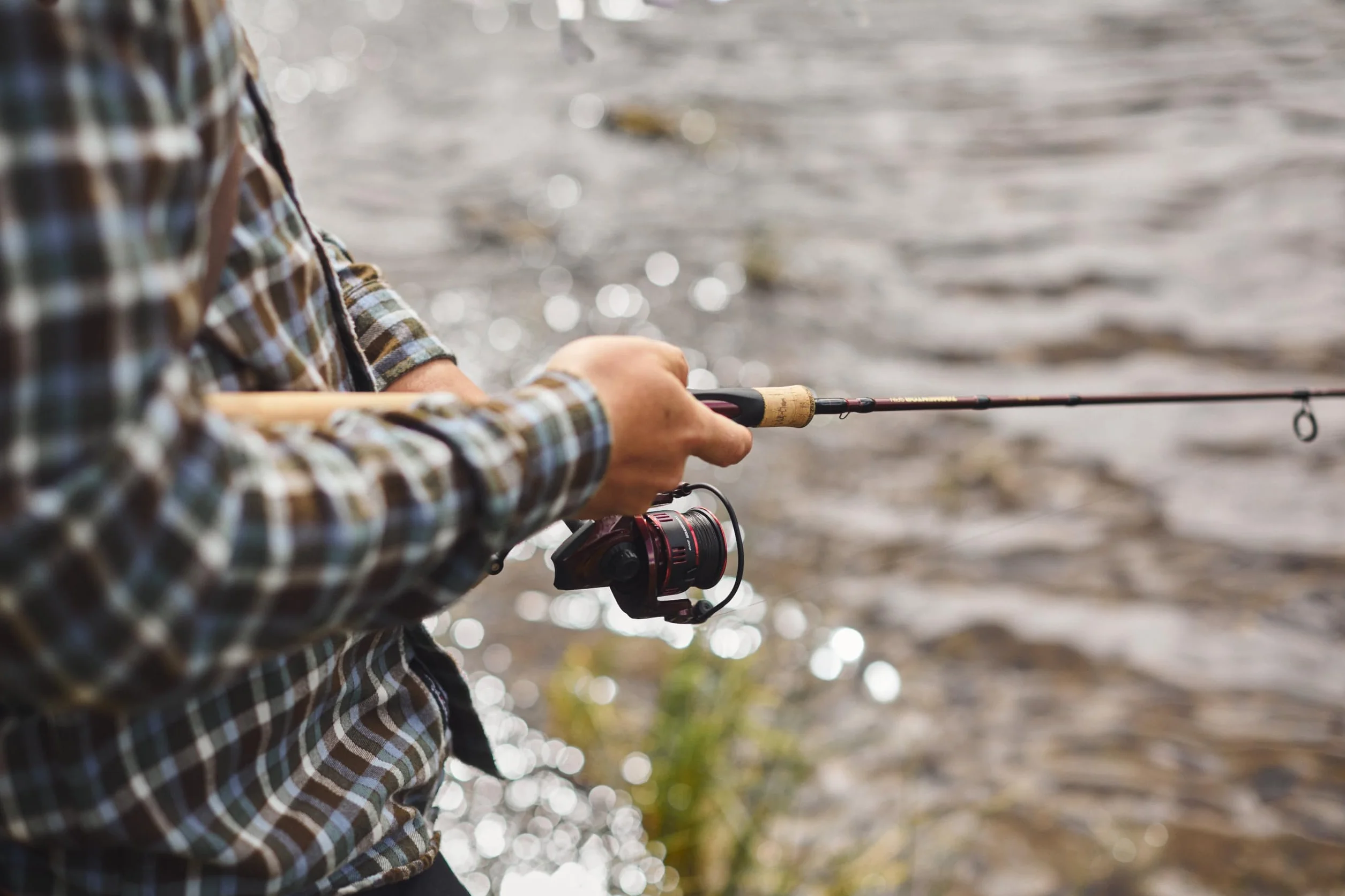Abu Garcia Tormentor2 Travel Spinning Rod, légère avec Blank en Carbone 24T, poignée en liège, Design Compact, Poissons prédateurs d'eau Douce et d'eau salée, 3.04m 25-65g