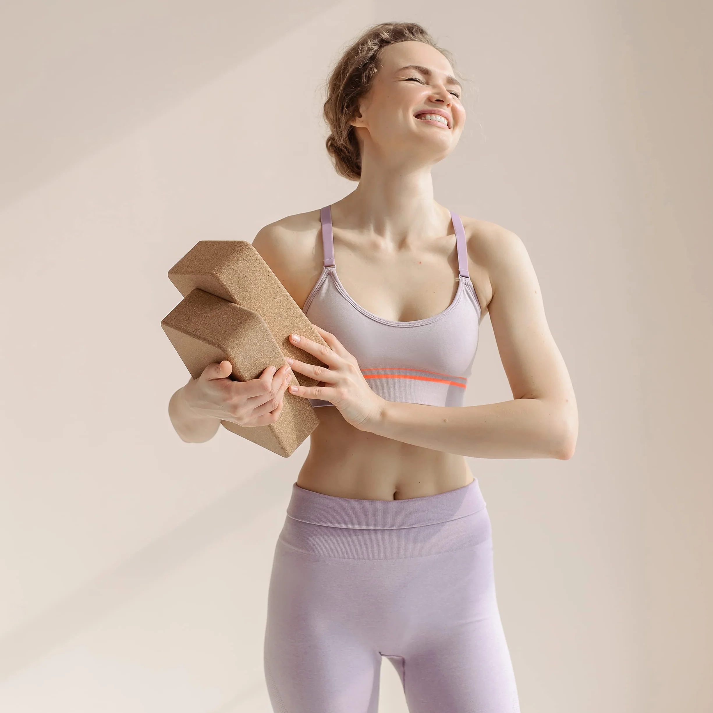 BODYMATE Lot de 2 blocs de yoga en liège 100% naturel et écologique, support pour asanas, méditation, exercices de relaxation, pour débutants et pro, 22 x 12 x 7,5 cm