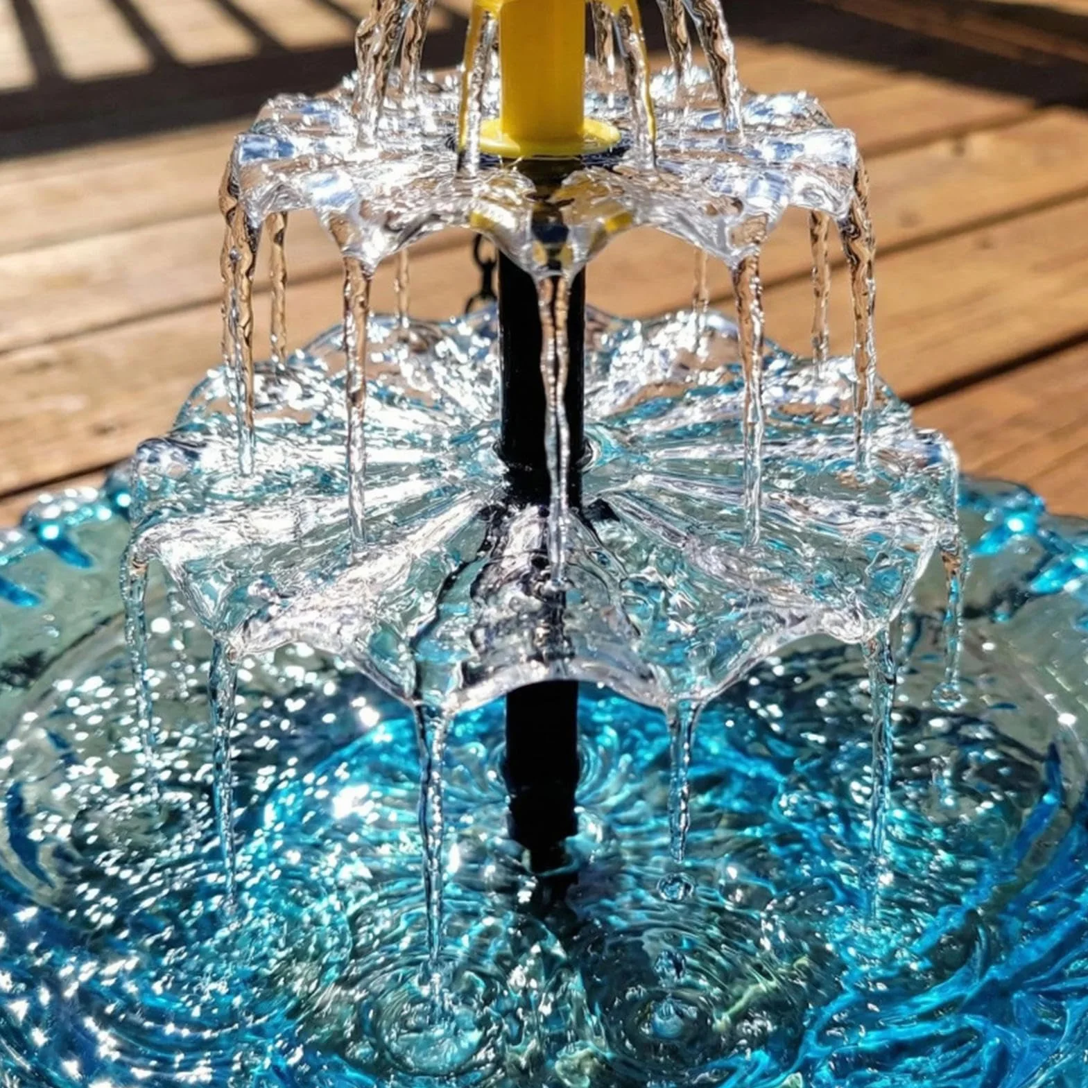 Fontaine Solaire Bain D'oiseaux Suspendue - Décoration Jardin Pompe Eau Solaire Attire Colibris Oiseaux Sauvages Patio Terrasse