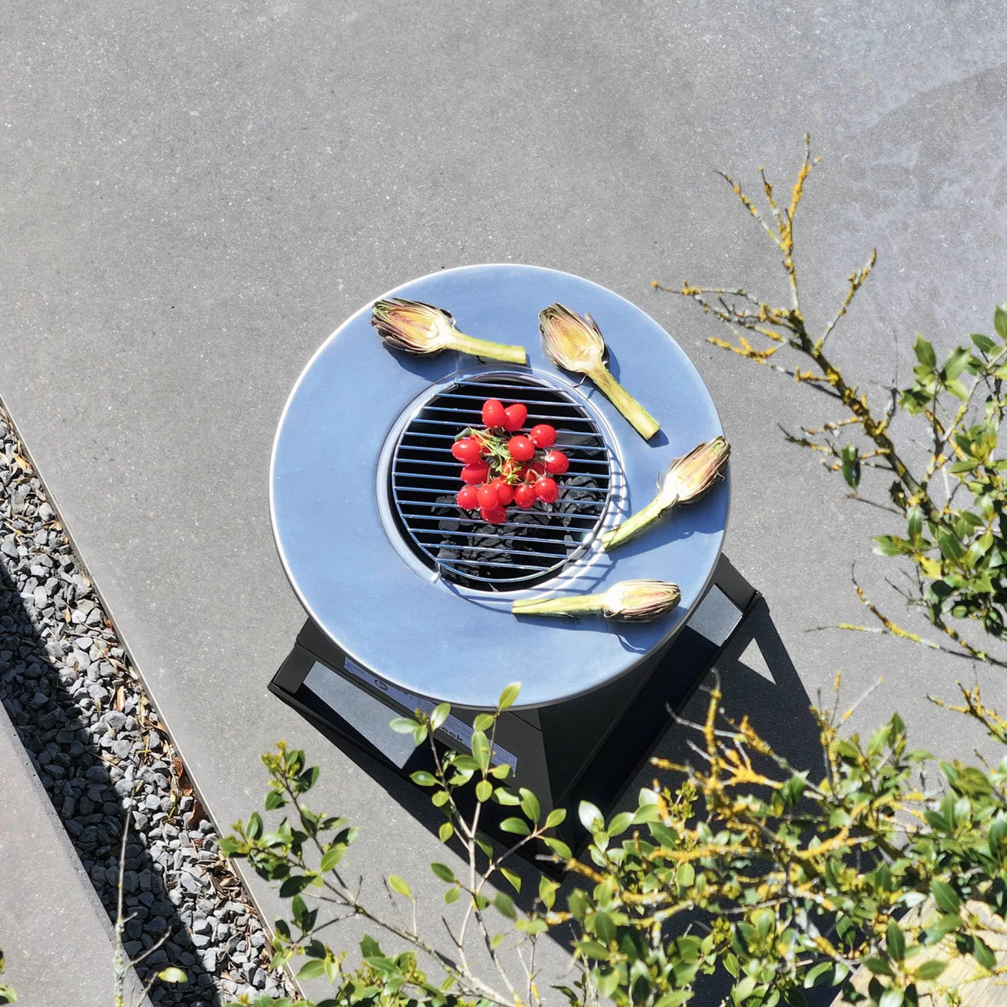 Sweeek Izalco Brasero Barbecue Ø59cm Noir Grille Cuisson Rangement