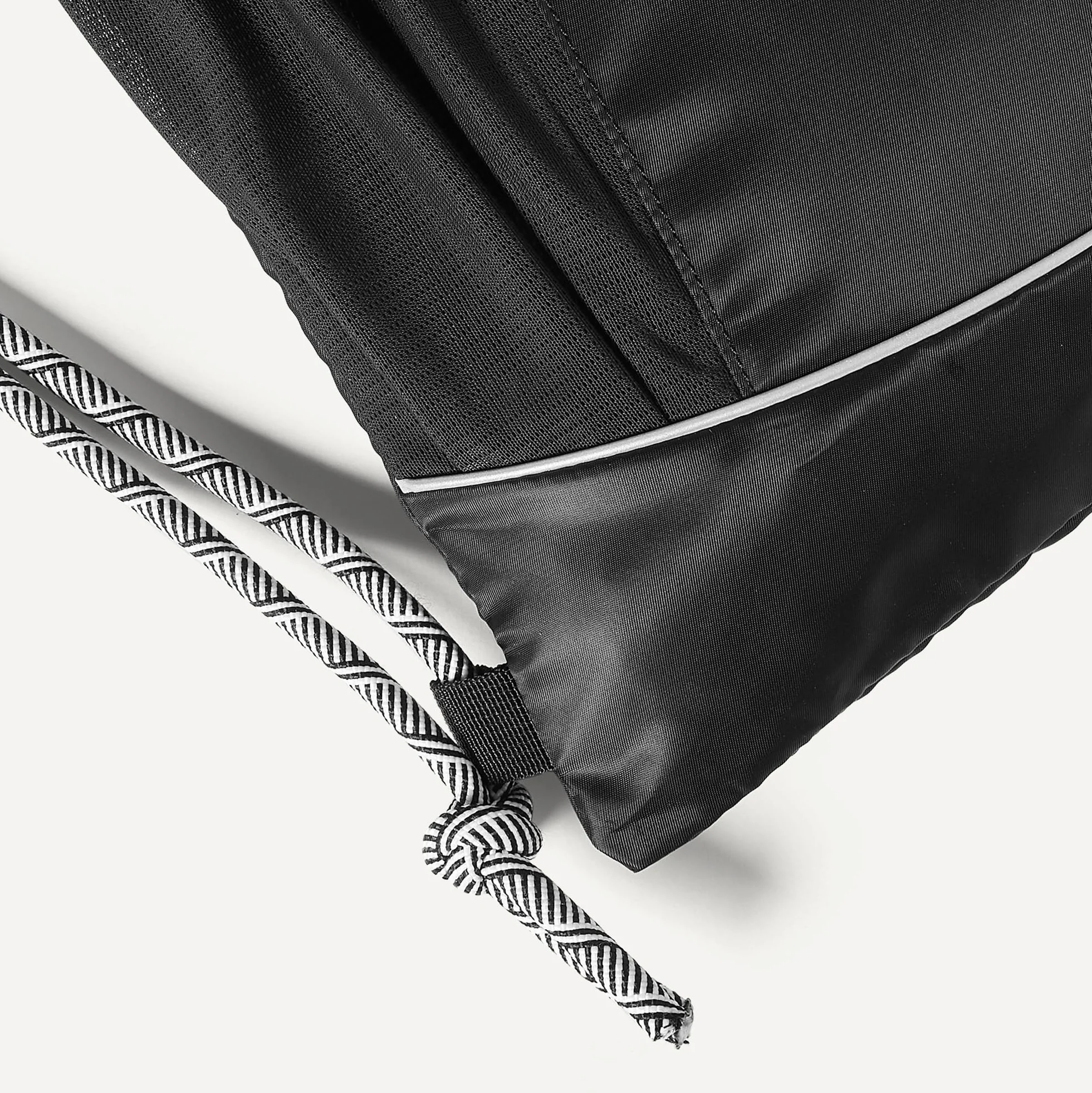 Amazon Basics Sac à dos de sport avec cordon de serrage, Taille L,