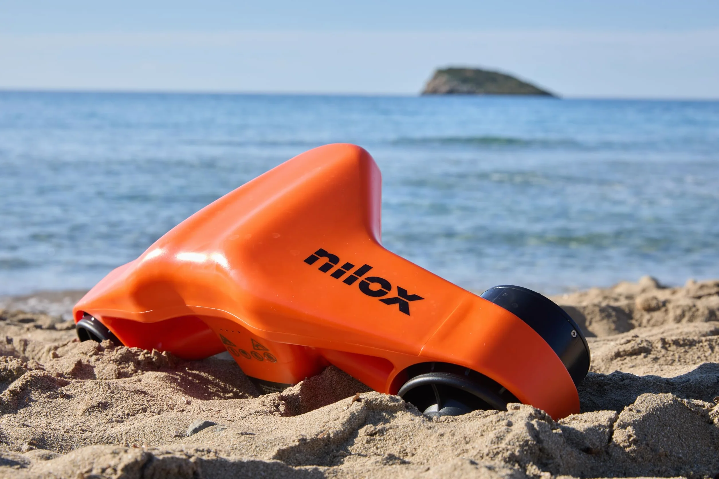 Scooter d'eau Nilox, Scooter de plongée électrique pour plongée jusqu'à 30 m de Profondeur, jusqu'à 35 Min d'utilisation, Changement à 3 rapports, Facile à Transporter et à Utiliser, Couleur Orange