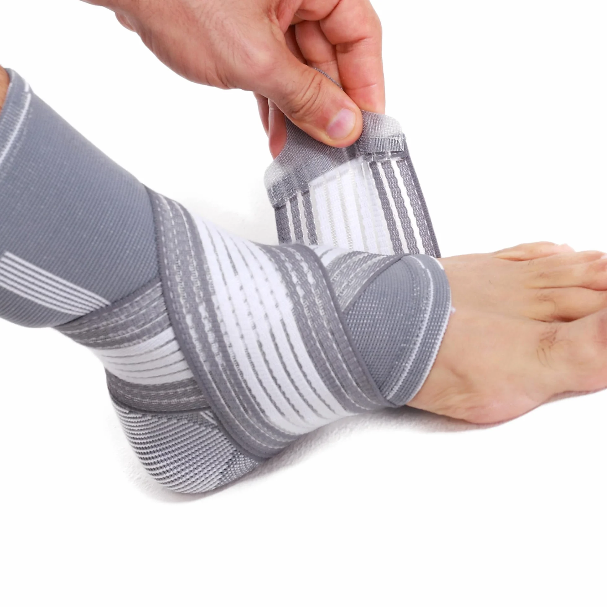 NEOtech Care Chevillière Compression AJUSTABLE - Protège-cheville pour gym sport - Ultra léger, élastique et respirant (Couleur grise, Taille M, 1 Unité)