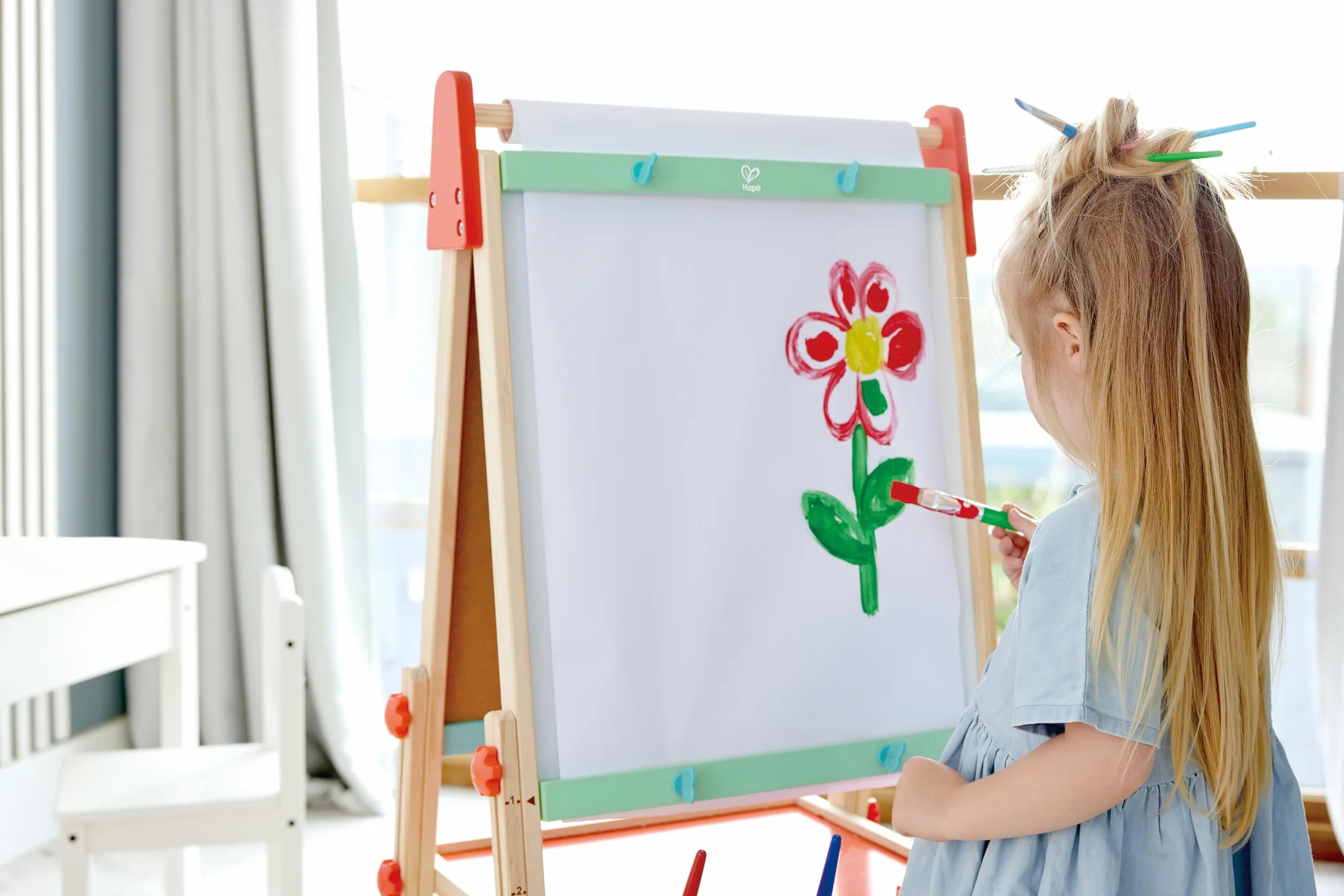 Hape Rouleau de Papier à Dessin 38cm x 20m Recharge Compatible Chevalet Enfant Tout-en-Un
