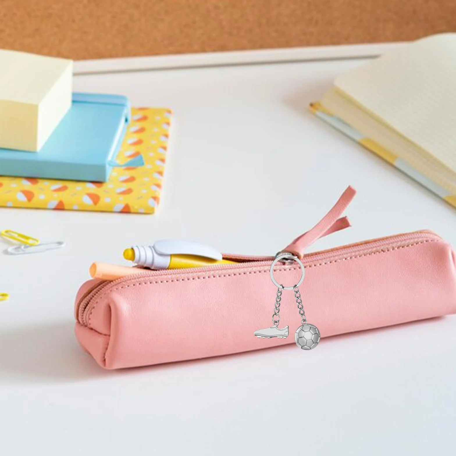 Porte-clés de Football Unisexe, Porte Clés Sport Porte Clé Football, Argent Porte Clé Chaussure Football, Porte Clé Ballon de Foot pour Adultes Enfants, Porte Clef Football pour Ccadeaux Créatifs