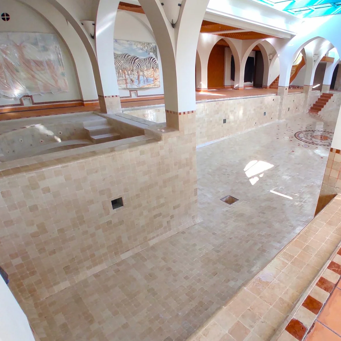 Resine transparente etancheite piscine carrelee 5 m² support poreux ARCANE INDUSTRIES