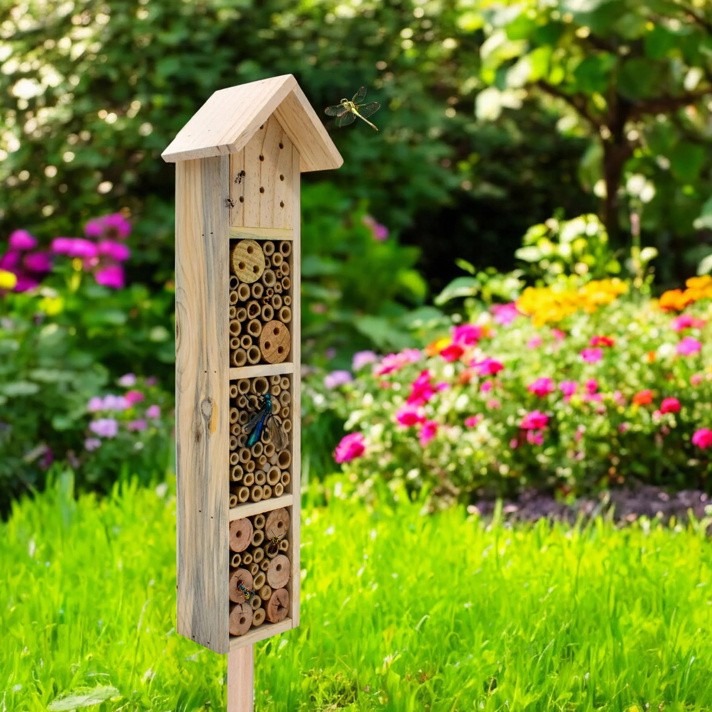 Hôtel à insectes en bois avec piquet de terre H 78 cm - Maison à abeilles et bourdons