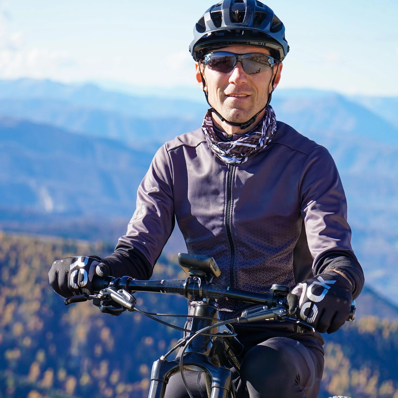 ROCKBROS Lunettes de Soleil Sport, Cyclisme Lunette Photochromiques pour Vélo VTT Pêche, Verres Transparents en PC Anti-UV400 Ultra-léger Unisexe