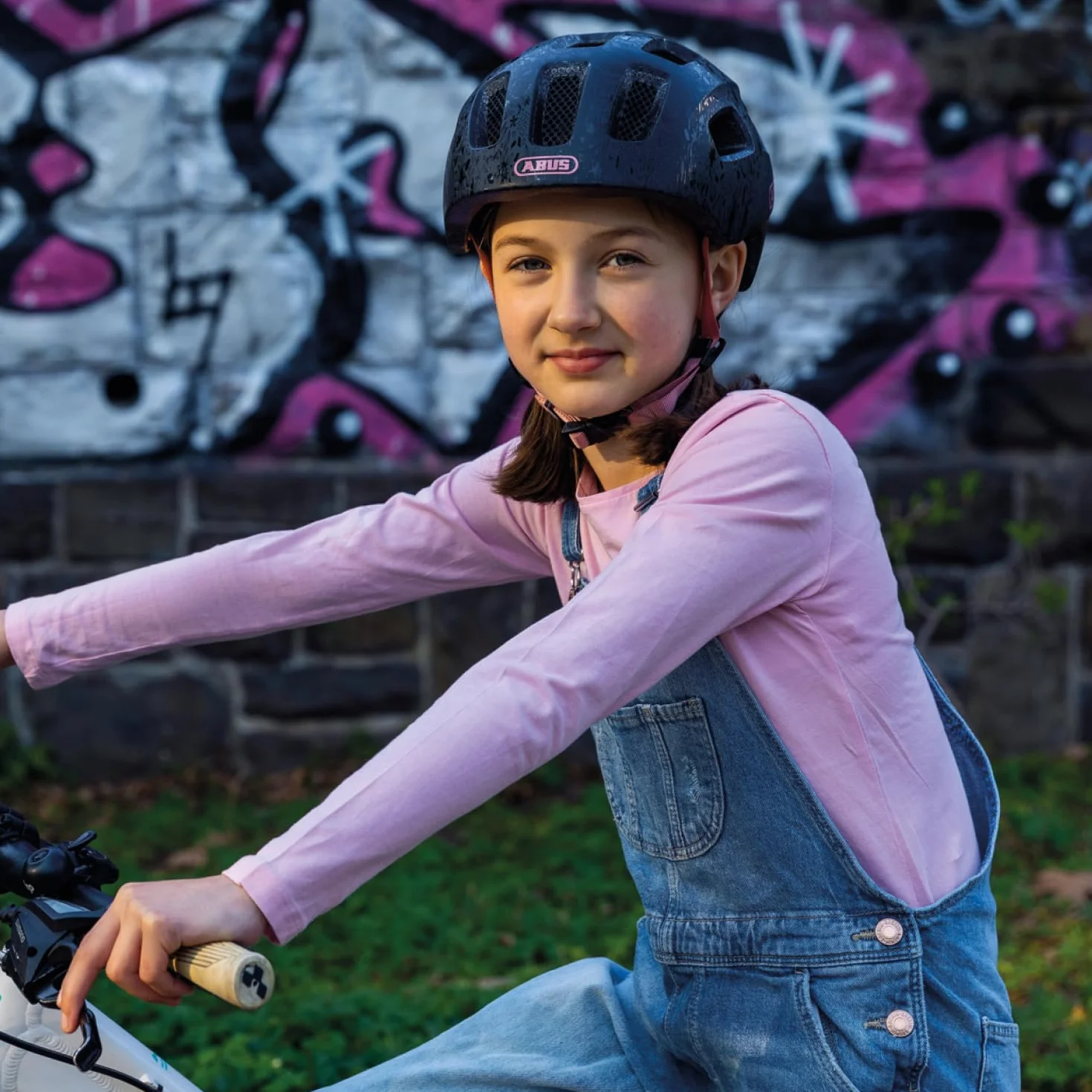 ABUS Casque de vélo Youn-I 2.0 - avec lumière pour Enfants, Adolescents et Jeunes Adultes - pour Filles et garçons