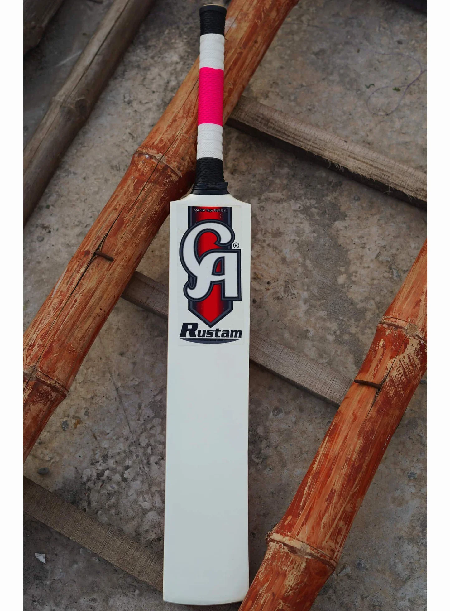 CA Rustam Tape Ball Cricket Bat en bois de saule rose pour adultes