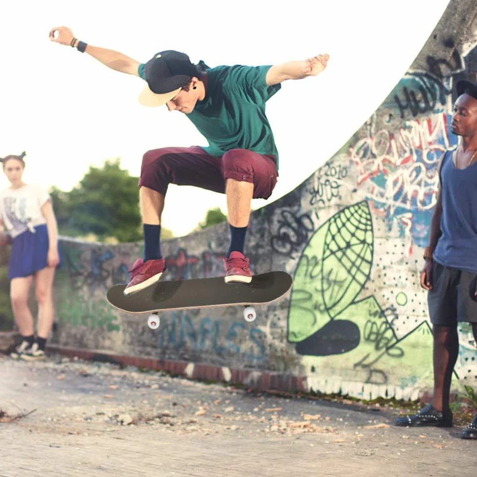 sarah Planche à roulettes, Skateboard pour Les Jeunes, Adultes, Débutant et Professionnels, Complète Skateboard (Noir Uniquement)