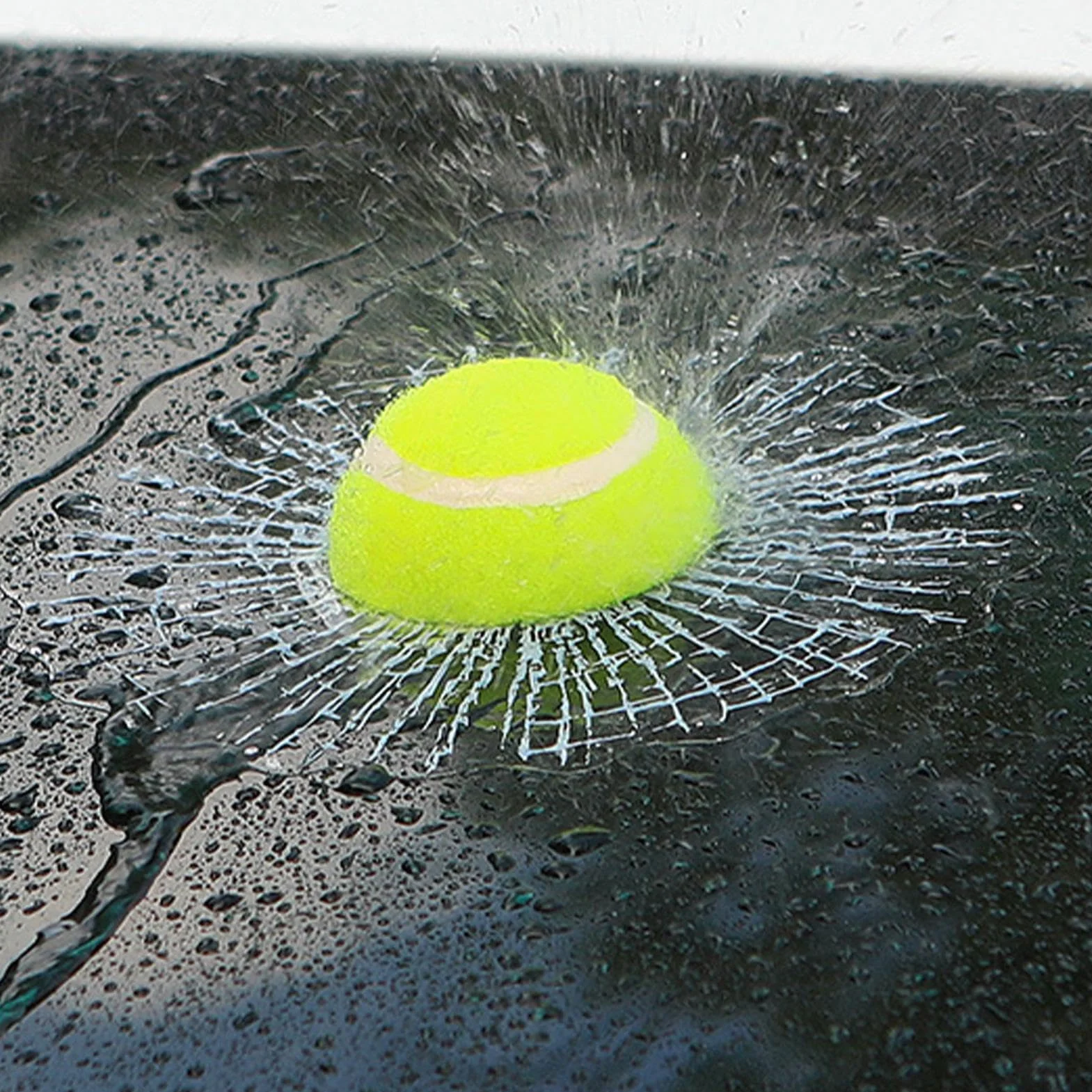 Autocollant 3D en verre brisé - Motif balle de tennis - Autocollant amusant pour fenêtre de voiture - Décoration de pare- de voiture pour et berlines