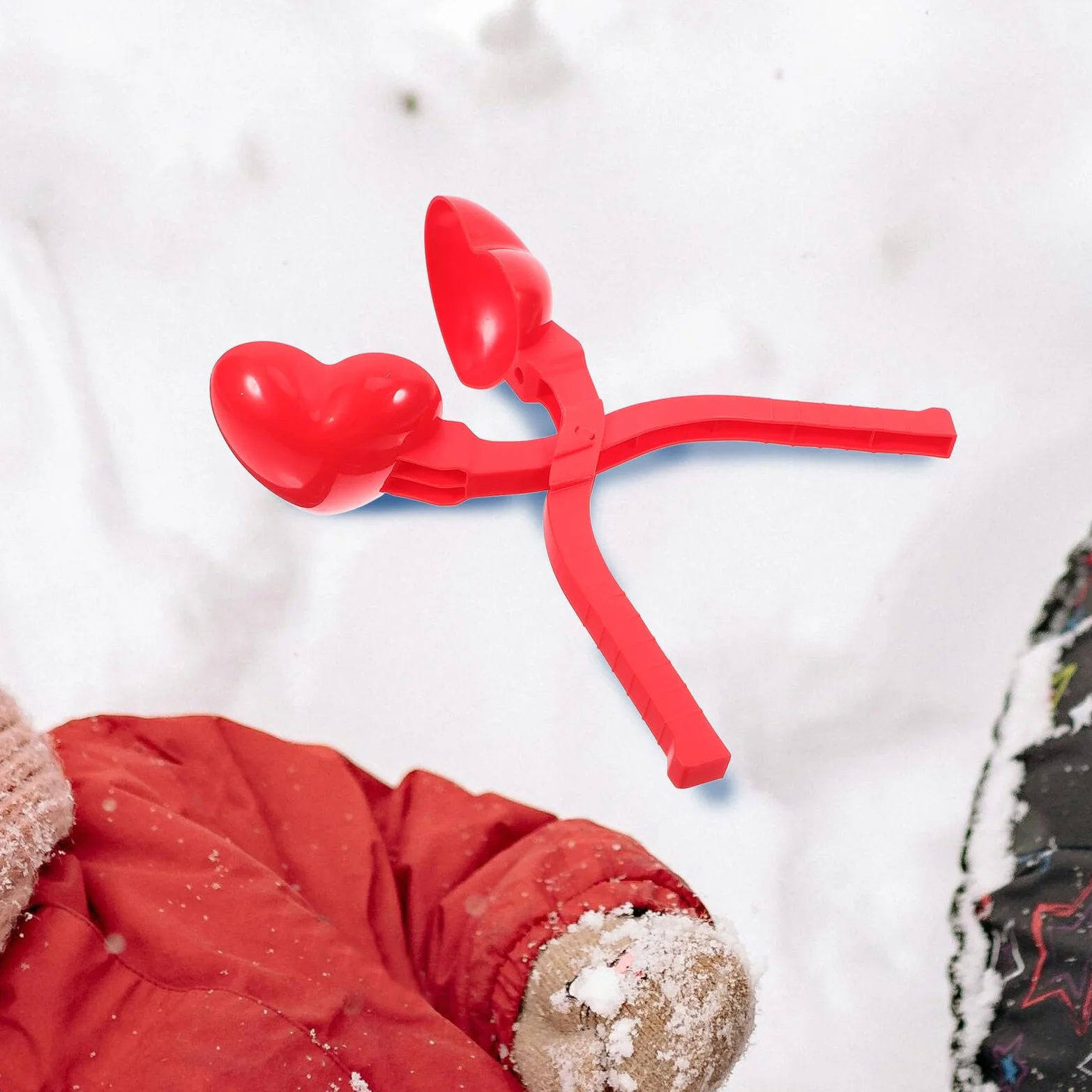 Hemobllo Pince à Boule de Neige Forme de Cœur pour Garçon Fille et Adultes Outil Portable Anti-Gel pour Jeux Hiver Plein Air Fabricant de Boules Léger et Pratique