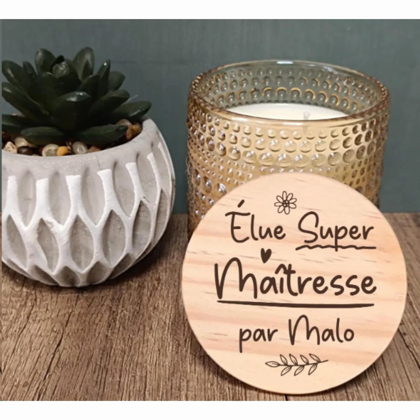 Bougie parfumée personnalisée avec prénom gravé en bois cadeau maîtresse nounou fin d'année scolaire