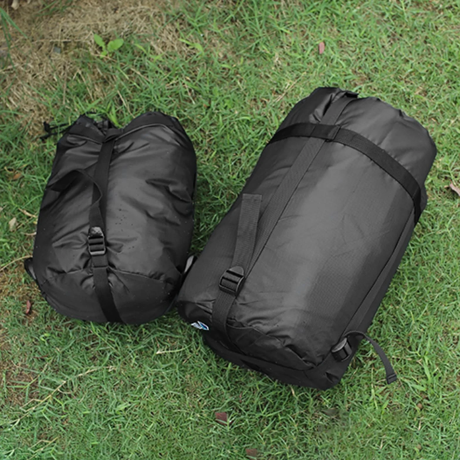 TRIWONDER Sac de Compression Étanche Housse de Compression Rangement Stockage pour Sac de Couchage Voyage Vêtements Camping Randonnée