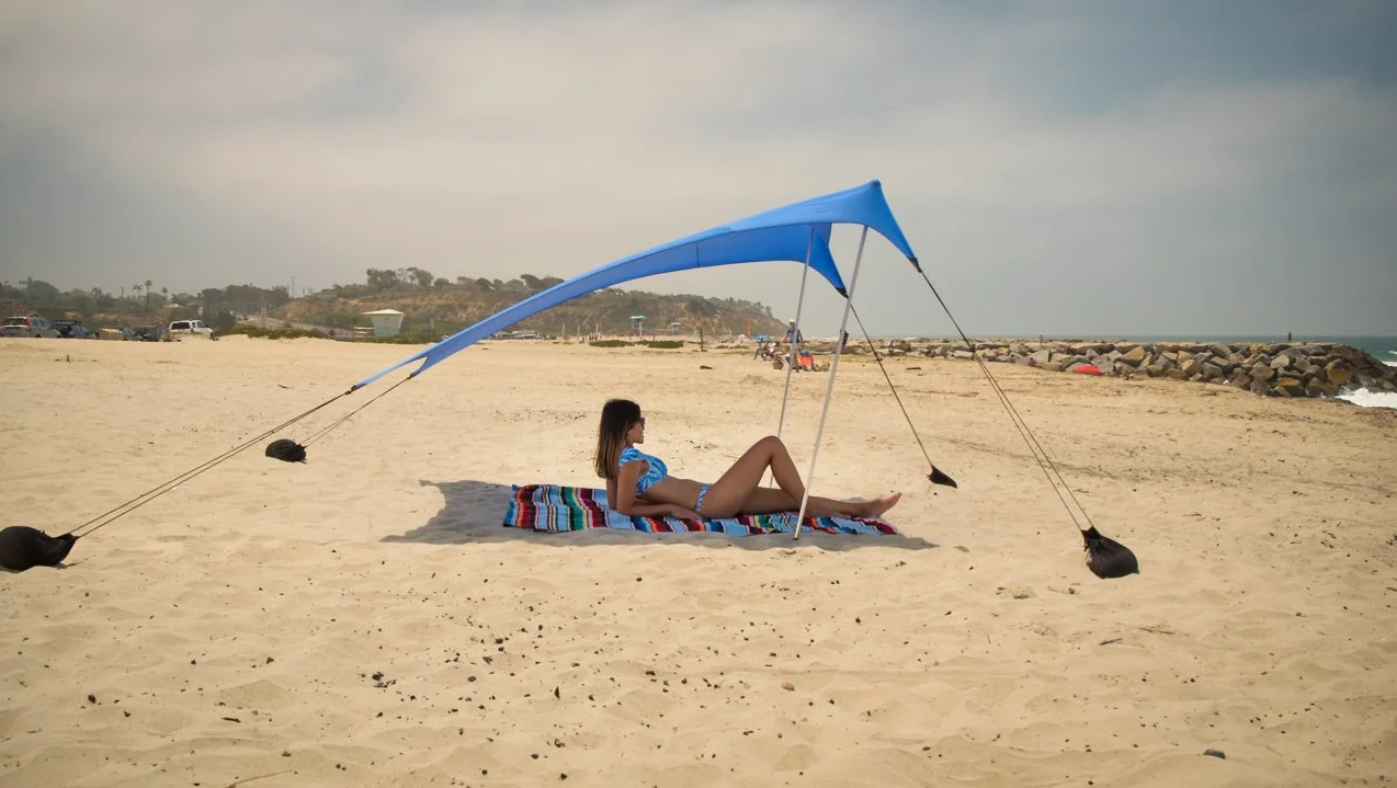 Tente de Plage de Tente de Neso avec l'ancre de Sable, Sunshade portative d'auvent - 2.1m 'x 2.1m - Coins renforcés par Brevet (Bleu pervenche)