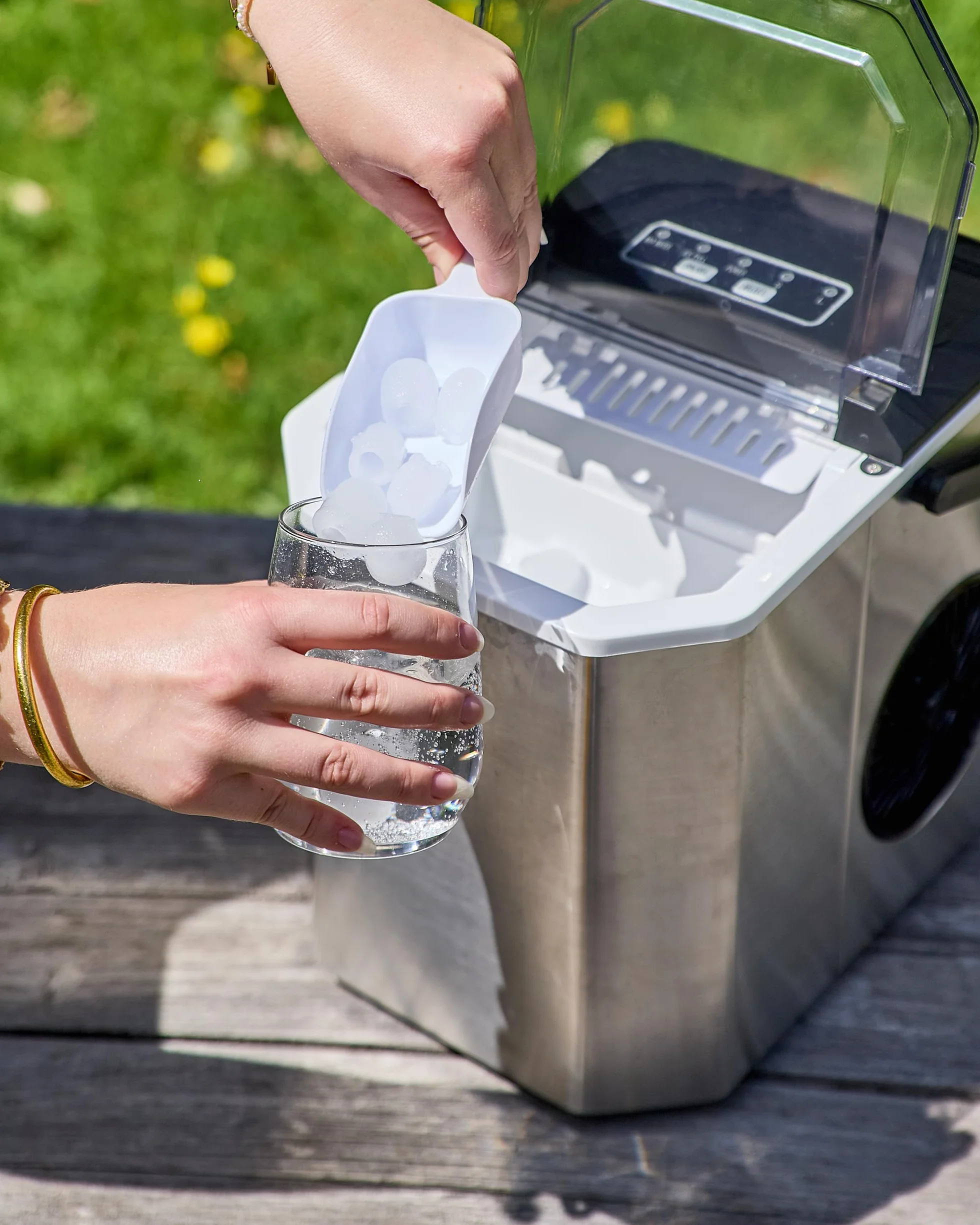 SENYA ICE COOL Machine à Glaçons Rapide 12kg/24h – 9 Glaçons en 6 à 13 min – 2 Tailles – Réservoir 1,3L – Auto-Nettoyante – Compacte et Portable