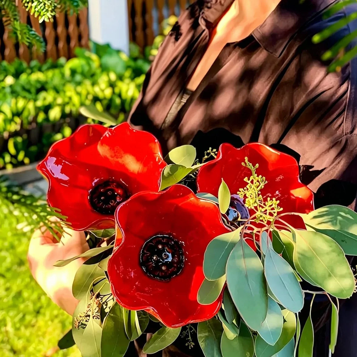 Jardinière de Jardin en Métal Faite à la Main, Bassin pour Oiseaux et Fleurs d'Extérieur, Décoration pour Pelouse, Cour et Jardin (Rose Rouge)
