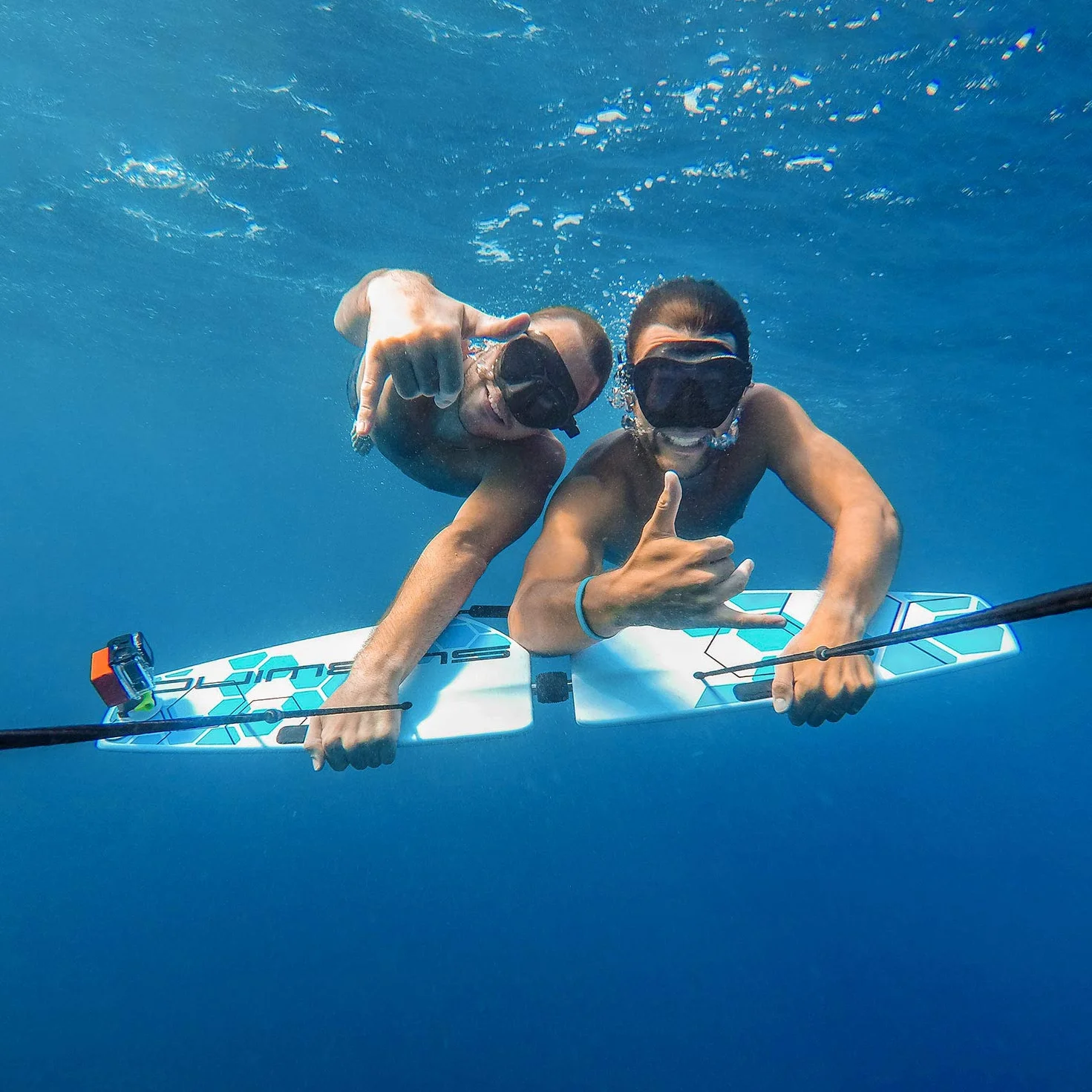 Voler sous l’Eau – Planche tractée par Bateau – Tracter 1, 2, 3, et 4 Personnes – Alternative au Ski Nautique, Flying Tubes et Tube Floats – Le Meilleur Accessoire pour Bateau