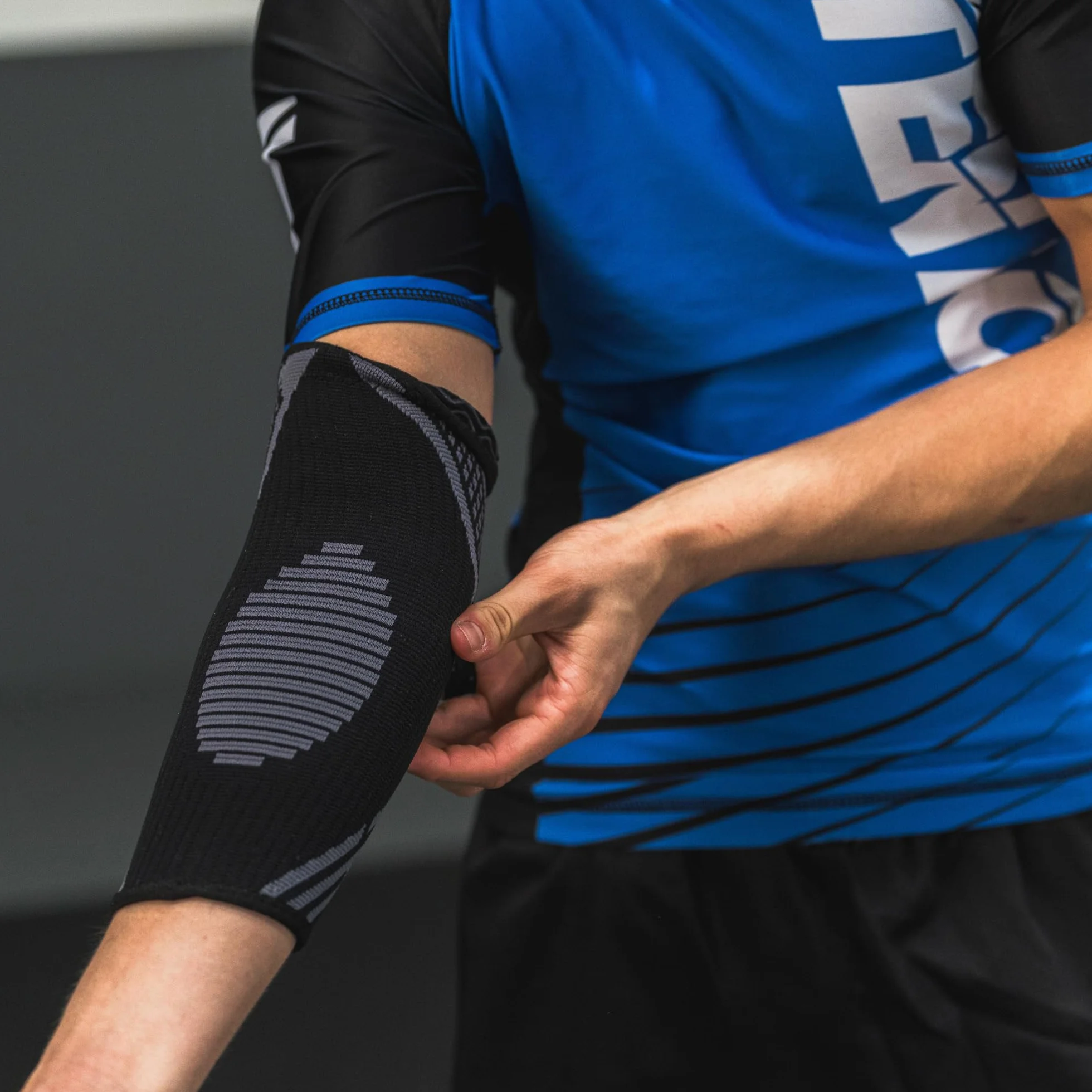 Tenace Jiu Jitsu Coudière Grappling Protection coudes de compression et rembourrage MMA, BJJ, Muay Thai, Judo Haute Durabilité et Performance Unisexe