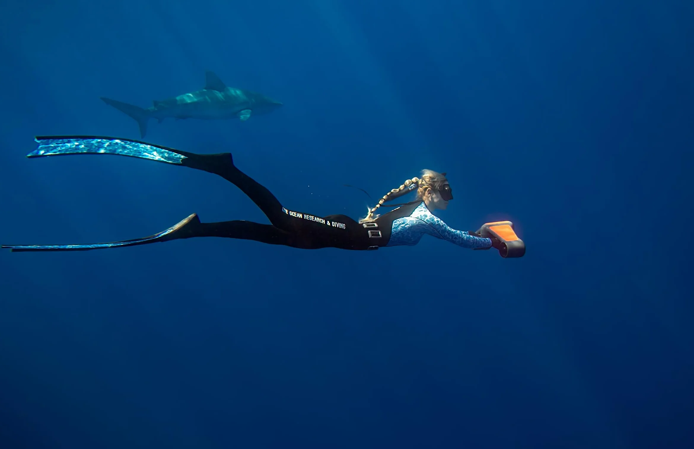 Trottinette sous-marine S1 S2 avec 2 vitesses et support de caméra d'action pour sports nautiques, piscine, plongée sous-marine, plongée avec tuba