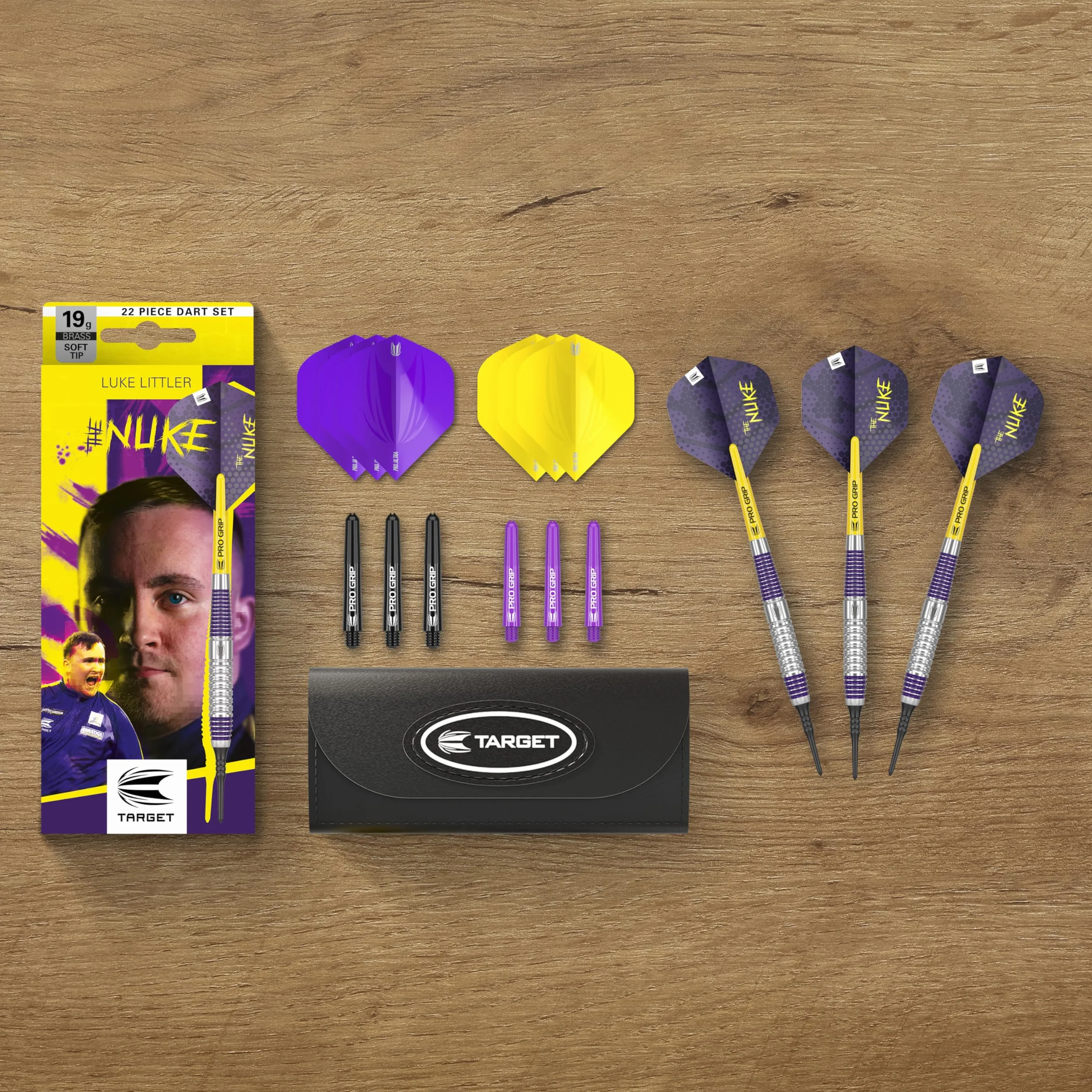 Target Darts Luke Littler Ensemble de Fléchettes à Pointe Souple en Laiton - Fléchettes à Pointe en Pixel 19G, Ensemble de Fléchettes The Nuke Player Edition, Flights de Fléchettes, Flèches et Étui