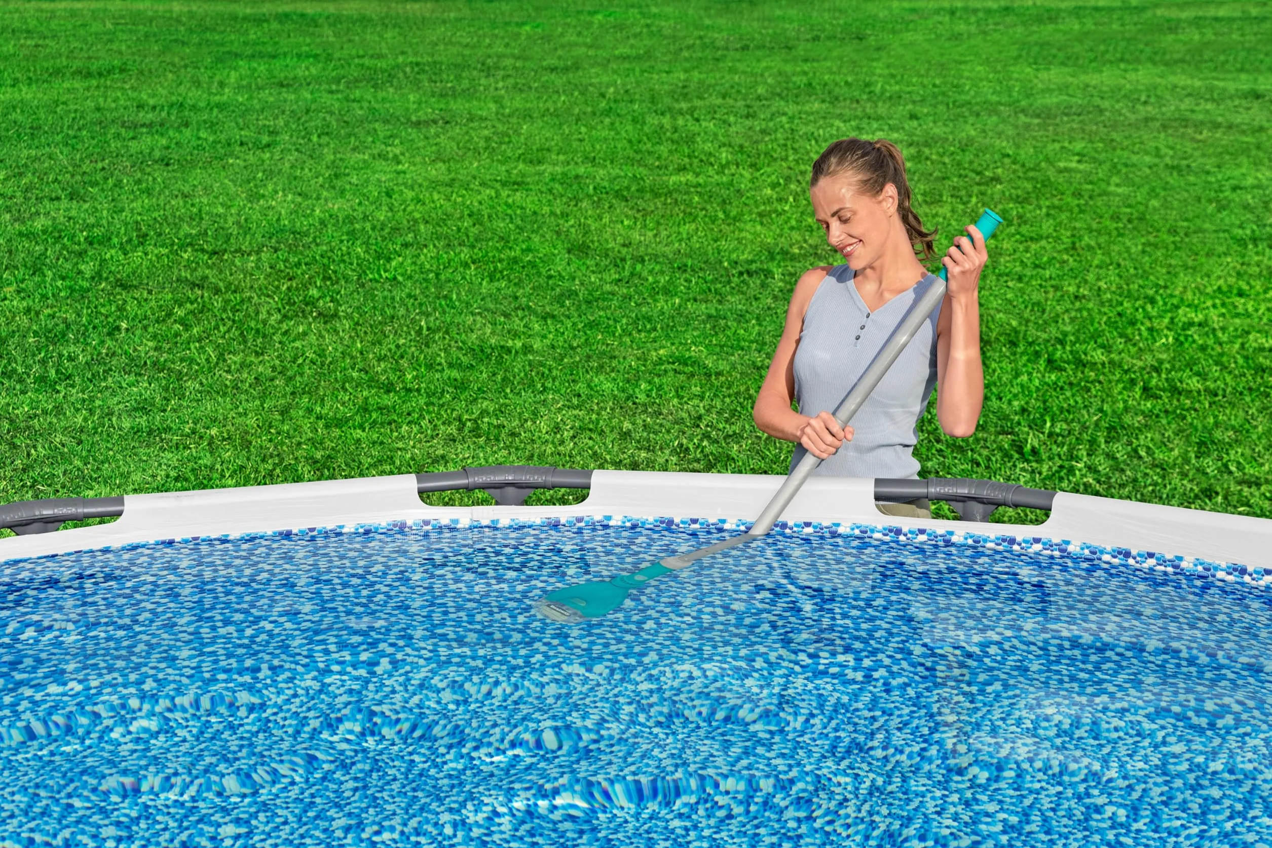 Aspirateur électrique Aquatech™ sans Fil pour piscines jusqu'à 3,05m