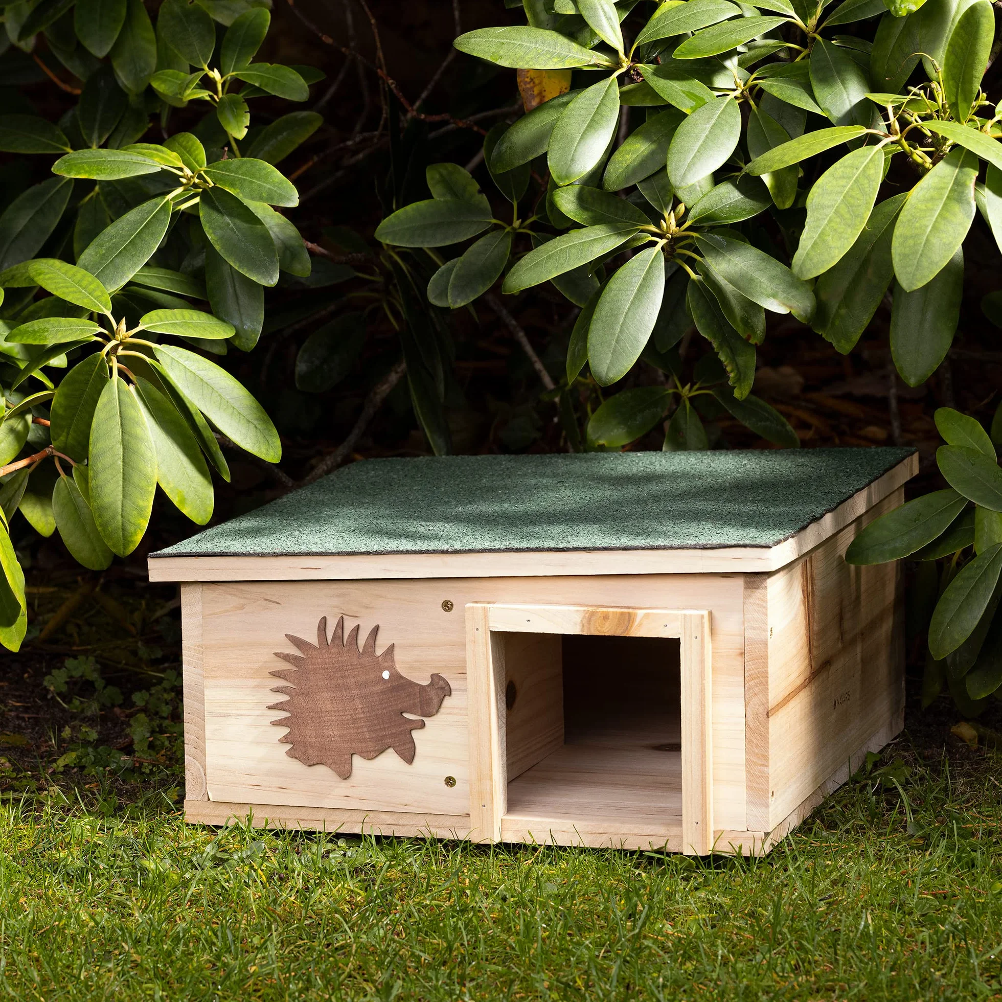 Abri pour Hérisson Navaris 40x40x19cm Bois de Sapin Refuge Hibernation Hiver Protection Prédateurs