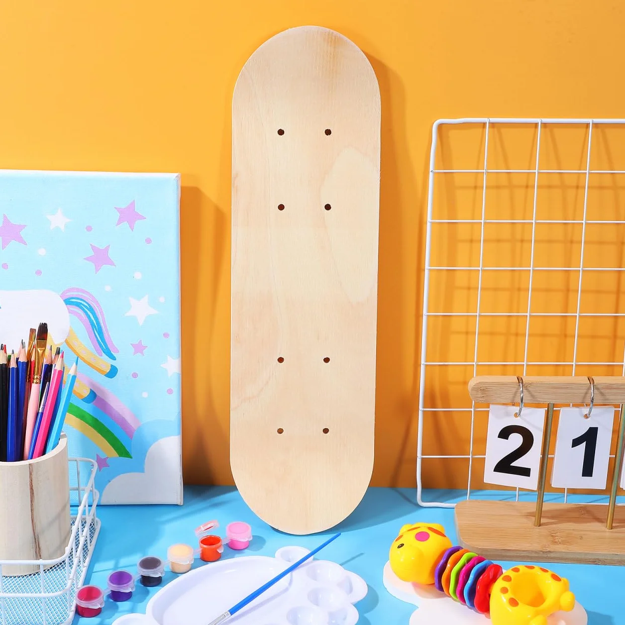 Toyvian Planche de Skate Vierge, Skate Bois d'Érable 7 Couches Plateau de Skateboard DIY avec Trous Pré-PerçéS pour Peinture Graffiti Loisirs Créatifs Enfant Décoration Murale Activité Manuelle, 43cm