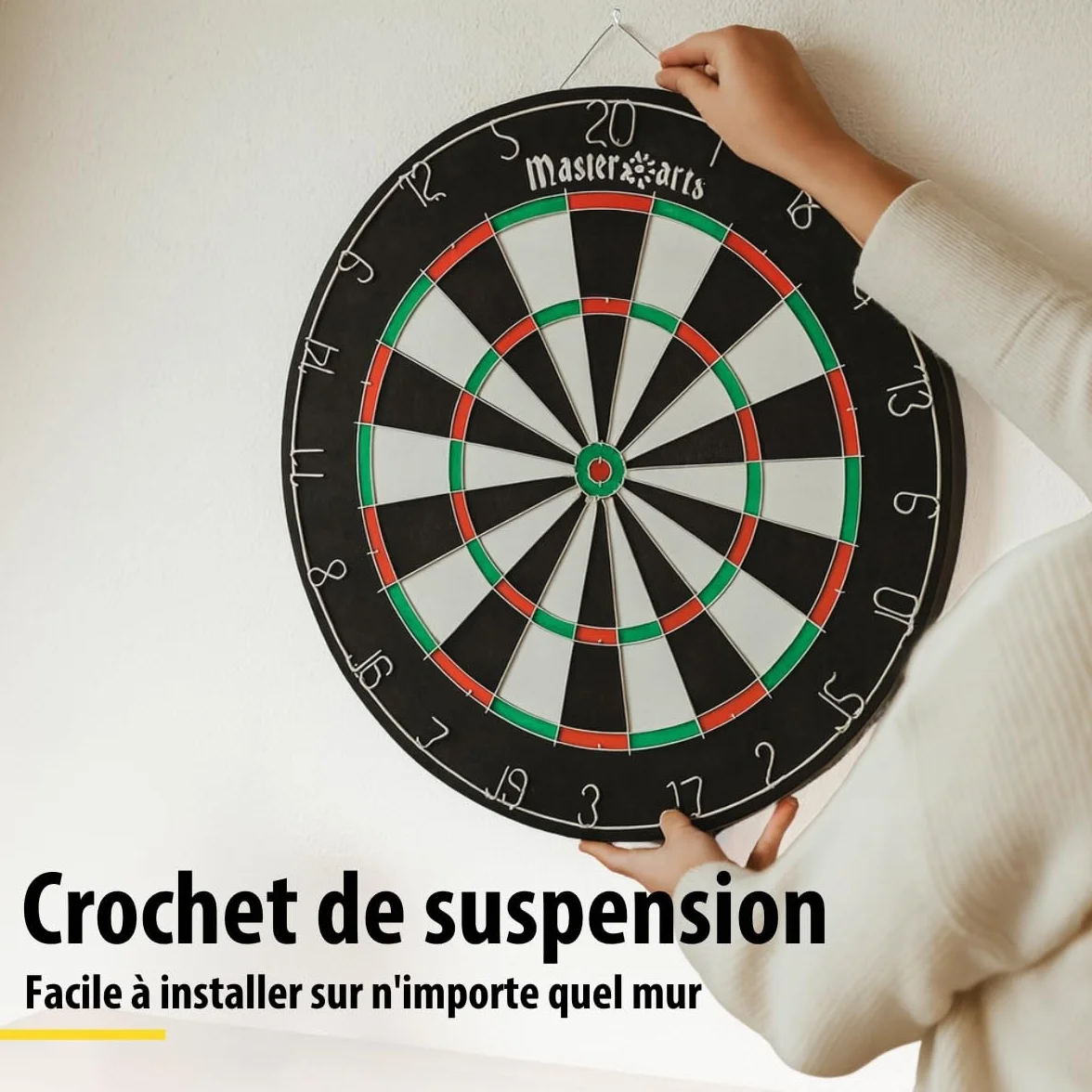 MasterArts Cible Fléchette – Jeu de Flechette 45 cm – avec 6 Projectiles À Pointe Métallique – Cible Double‑Face – avec Crochet De Suspension – Amusement chez Soi Ou Pub
