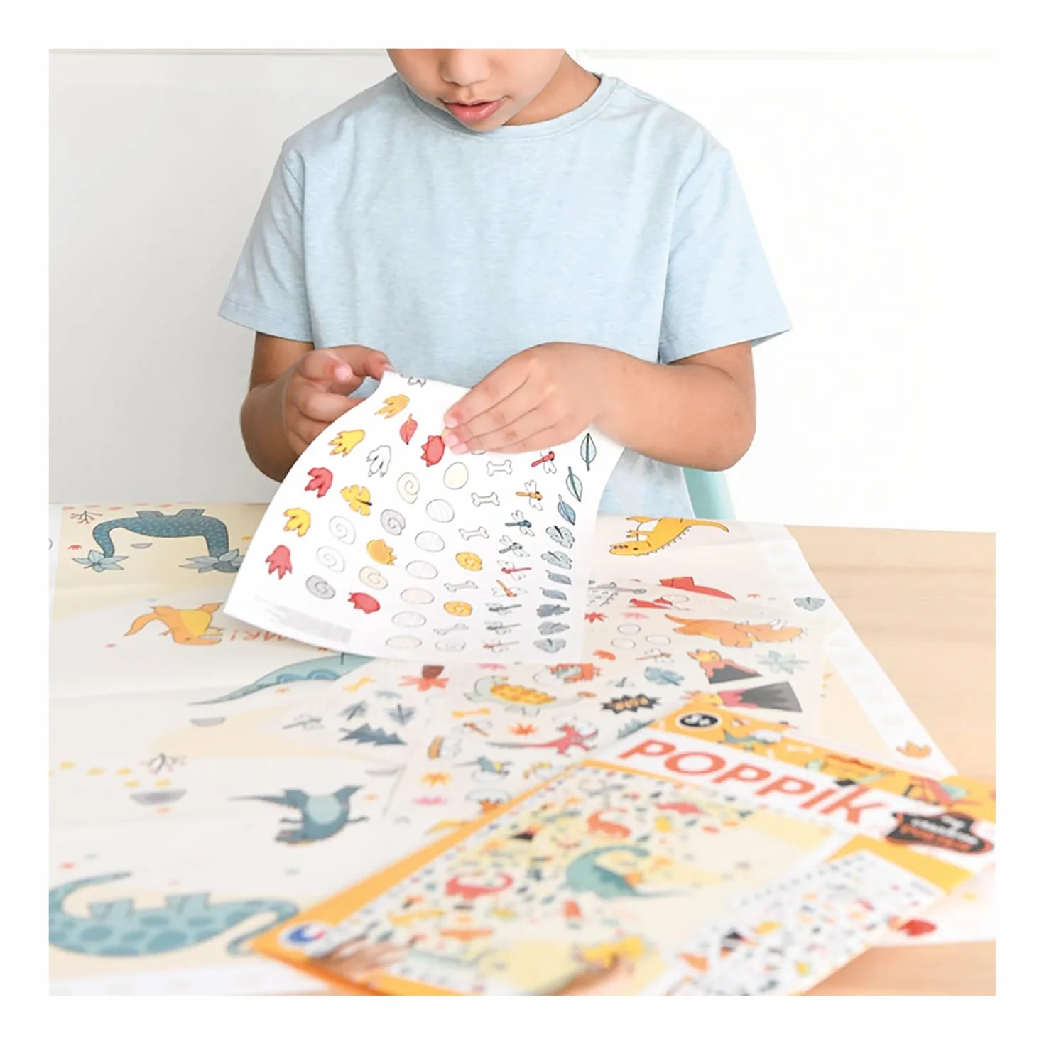 POPPIK Poster créatif Dinosaure avec Autocollants Amovibles Kit d'autocollants pour Enfants 46 x 68 cm